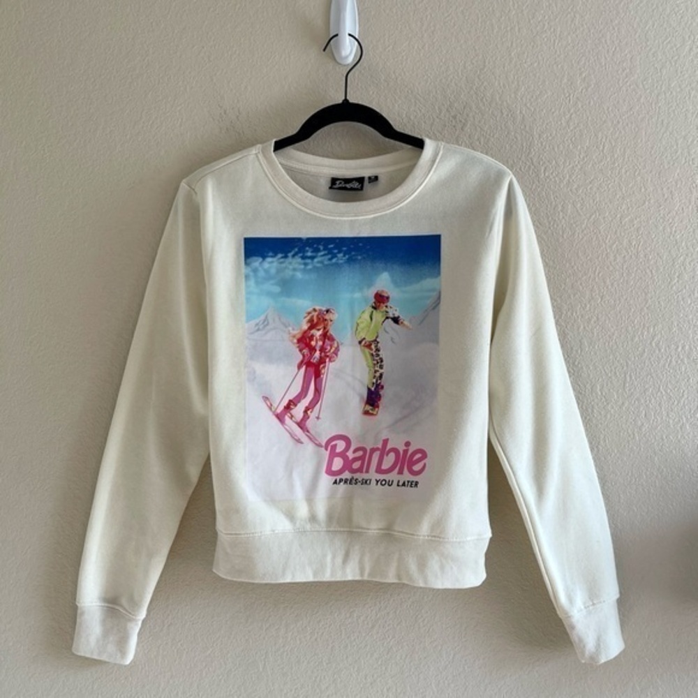 Retro Barbie and Ken Skiing Graphic Crewneck Sweatshirt Womens Size Medium
